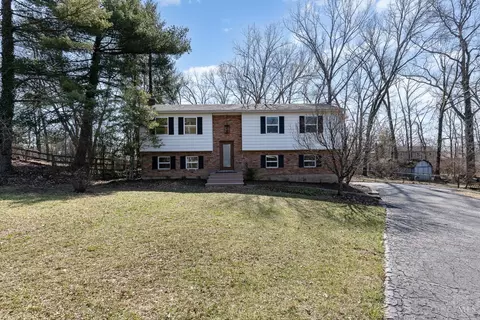 927 Blackburn Dr, Loveland, OH 45140