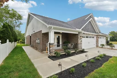 5009 Waterford Ln, Middletown, OH 45042
