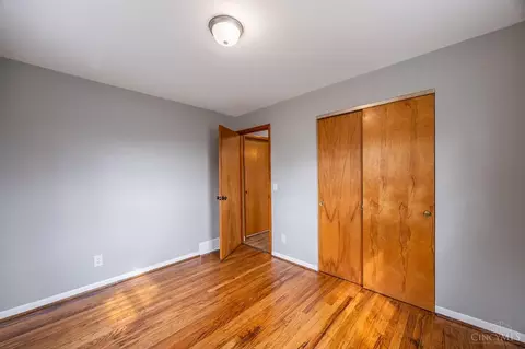 Bedroom - 3281 Dunn Ct, Cincinnati, OH 45238 photo 2 of 10