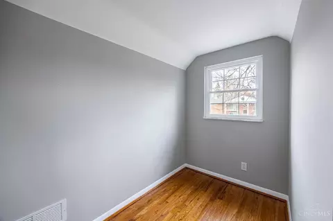 Bedroom - 3281 Dunn Ct, Cincinnati, OH 45238 photo 7 of 10