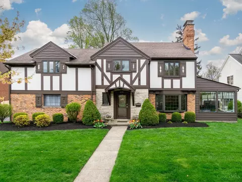 3721 Center St, Mariemont, OH 45227