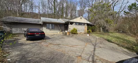 3696 Dogwood Ln, Cincinnati, OH 45213