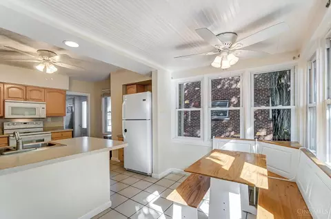 Kitchen - 4231 Galbraith Rd, Deer Park, OH 45236 photo 4 of 4