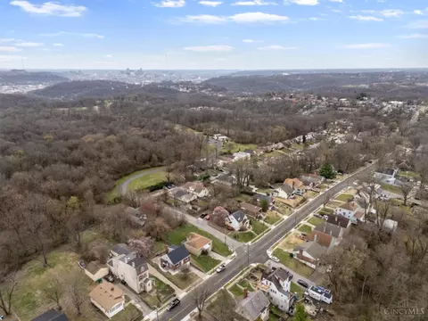 View/Area - 3210 Cavanaugh Ave, Cincinnati, OH 45211 photo 3 of 4