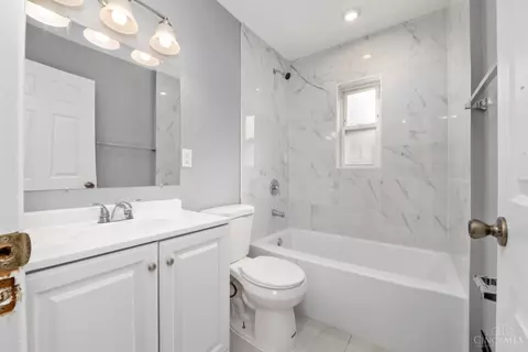 Bath - 3210 Cavanaugh Ave, Cincinnati, OH 45211 photo 1 of 2