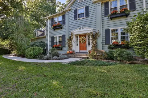 505 Overhill Ln, Cincinnati, OH 45238