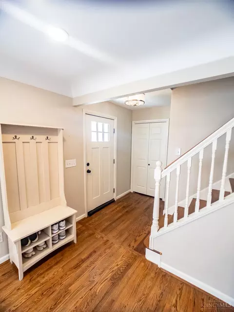Entry Way - 10141 Lochcrest Dr, Cincinnati, OH 45231 photo 1 of 3