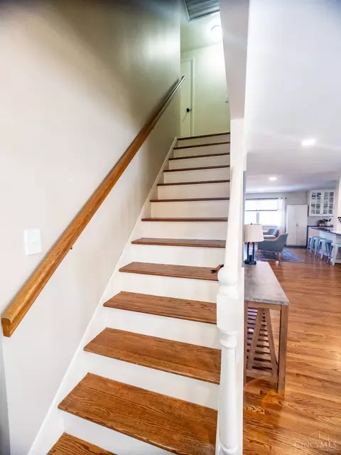 Entry Way - 10141 Lochcrest Dr, Cincinnati, OH 45231 photo 3 of 3