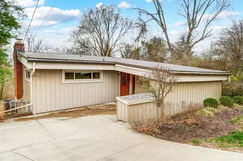 511 Blossomhill Ln, Cincinnati, OH 45224