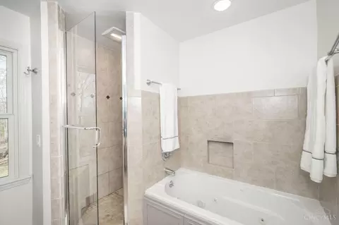 4891 Drake Rd, Cincinnati, OH 45243 photo 25