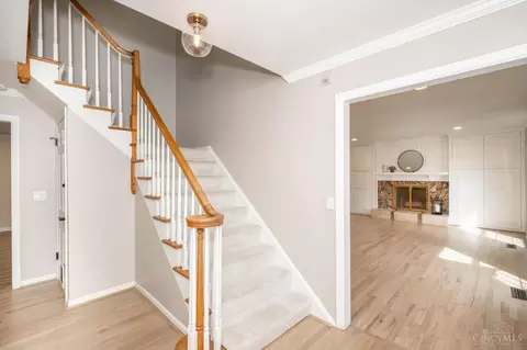 4891 Drake Rd, Cincinnati, OH 45243 photo 4