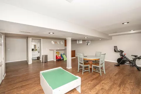 4891 Drake Rd, Cincinnati, OH 45243 photo 33