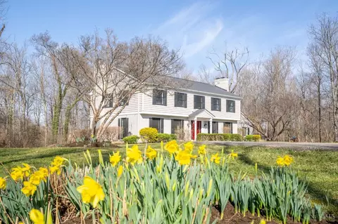 4891 Drake Rd, Cincinnati, OH 45243