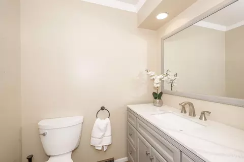 4891 Drake Rd, Cincinnati, OH 45243 photo 7