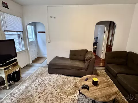 Living - 2314 Flora St, Cincinnati, OH 45219 photo 1 of 2