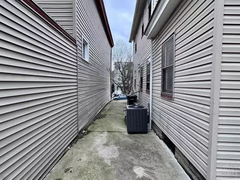 Entry Way - 2314 Flora St, Cincinnati, OH 45219 photo 2 of 2