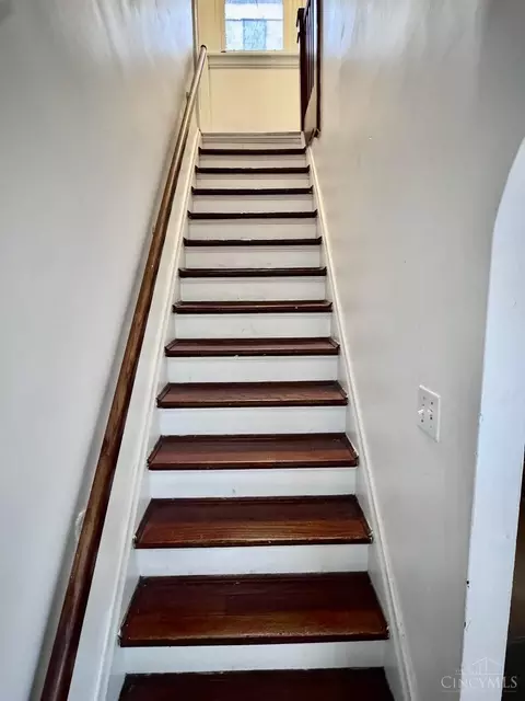 Entry Way - 2314 Flora St, Cincinnati, OH 45219 photo 1 of 2