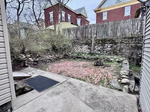 Exterior - 2314 Flora St, Cincinnati, OH 45219 photo 4 of 4