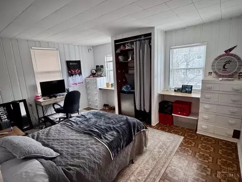 Bedroom - 2314 Flora St, Cincinnati, OH 45219 photo 3 of 6