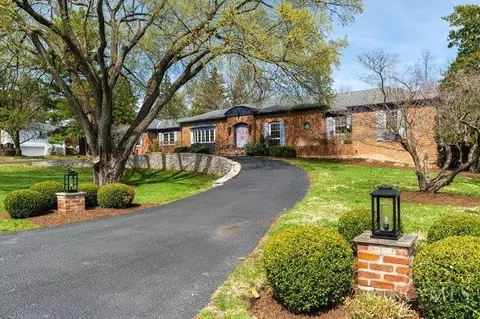 3240 Fairhaven Ln, Amberley, OH 45237