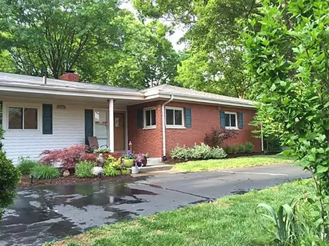 715 Oakwood Dr, Hamilton, OH 45013