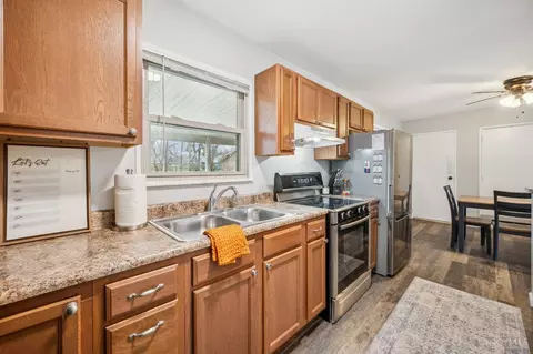 Kitchen - 121 Whippoorwill Dr, Harrison, OH 45030 photo 4 of 4