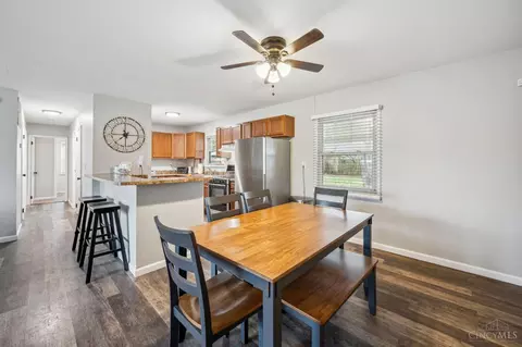 Dining - 121 Whippoorwill Dr, Harrison, OH 45030 photo 2 of 3