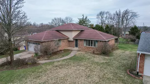 12 Mary Elaine Dr, Hamilton, OH 45013