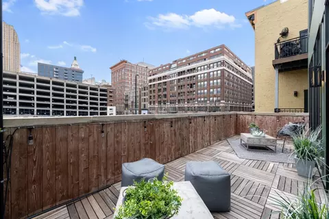 Exterior - 413 Plum St, Cincinnati, OH 45202 photo 5 of 8