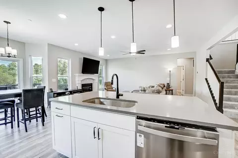 Kitchen - 5727 Eldon Dr, Liberty Twp, OH 45011 photo 5 of 6