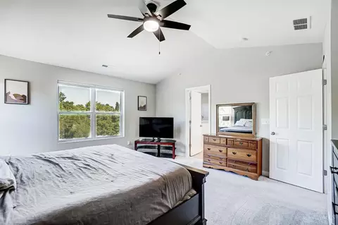 Bedroom - 5727 Eldon Dr, Liberty Twp, OH 45011 photo 2 of 9