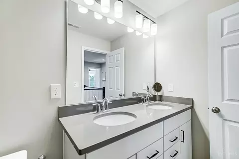 Bath - 5727 Eldon Dr, Liberty Twp, OH 45011 photo 8 of 9