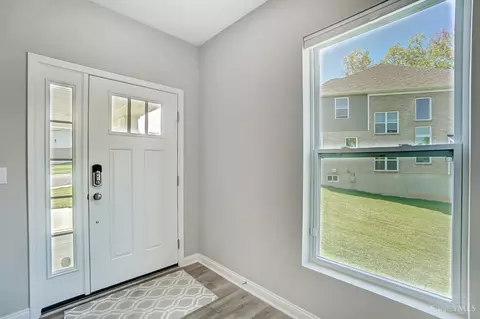 Entry Way - 5727 Eldon Dr, Liberty Twp, OH 45011 photo 2 of 5