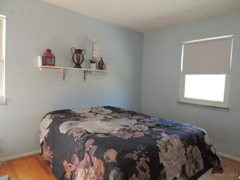 Bedroom - 137 Junedale Dr, Greenhills, OH 45218 photo 2 of 2