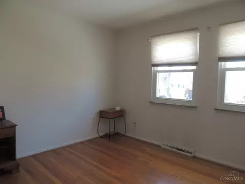 Living - 137 Junedale Dr, Greenhills, OH 45218 photo 5 of 5