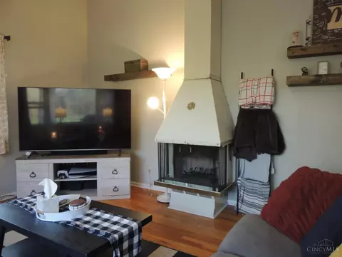 Living - 137 Junedale Dr, Greenhills, OH 45218 photo 2 of 5