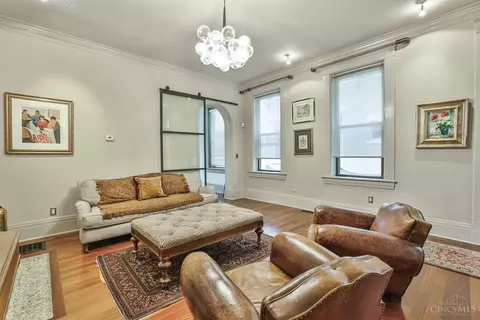 Living - 547 Milton St, Cincinnati, OH 45202 photo 2 of 3