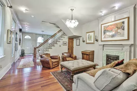 Living - 547 Milton St, Cincinnati, OH 45202 photo 3 of 3
