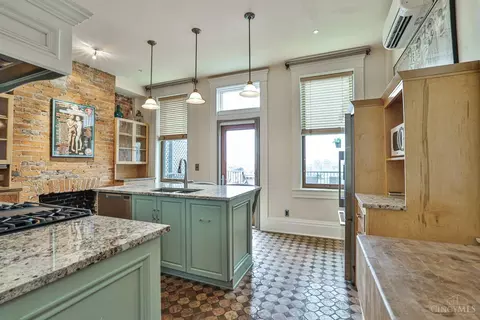 Kitchen - 547 Milton St, Cincinnati, OH 45202 photo 1 of 5
