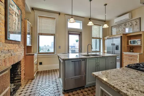 Kitchen - 547 Milton St, Cincinnati, OH 45202 photo 3 of 5