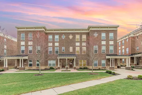 602 Brownstone Row, Springboro, OH 45066