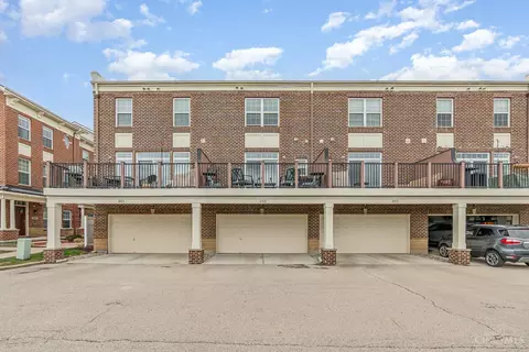 Exterior - 602 Brownstone Row, Springboro, OH 45066 photo 7 of 10