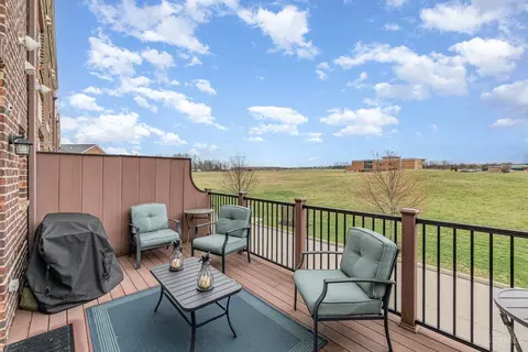 Exterior - 602 Brownstone Row, Springboro, OH 45066 photo 3 of 10