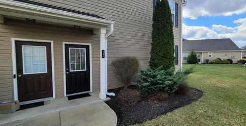 121 Woodside Park Dr, Amelia, OH 45102