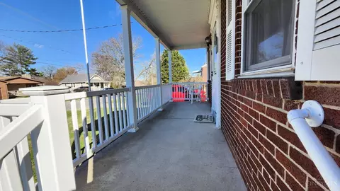 587 Smiley Ave, Springdale, OH 45246 photo 6