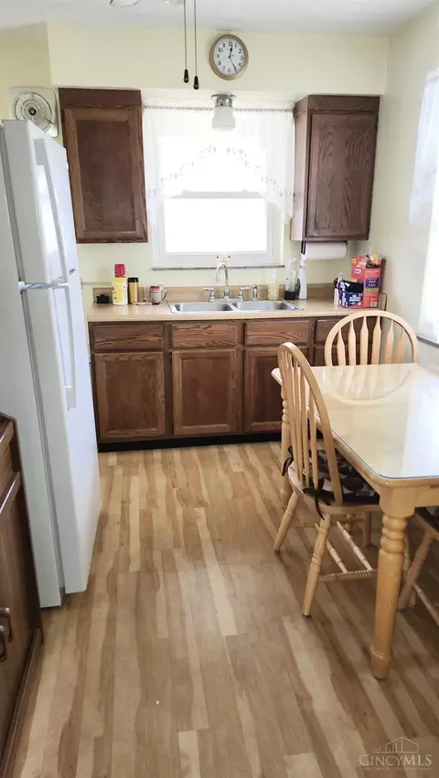 587 Smiley Ave, Springdale, OH 45246 photo 8
