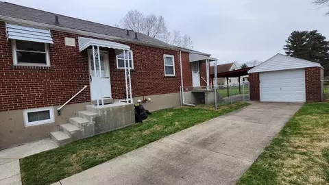 587 Smiley Ave, Springdale, OH 45246 photo 3