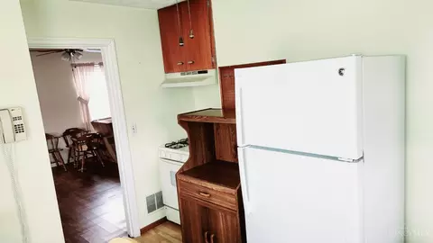 587 Smiley Ave, Springdale, OH 45246 photo 9