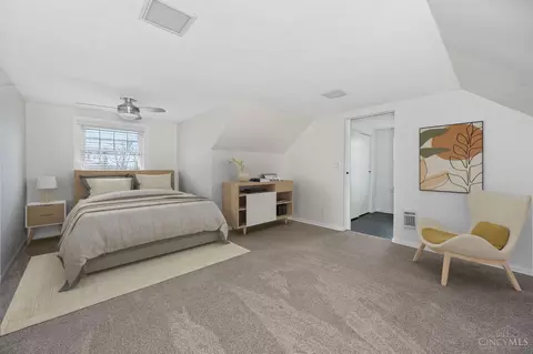 Bedroom - 9614 Conklin Rd, Blue Ash, OH 45242 photo 3 of 4