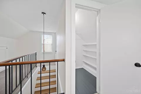 Entry Way - 9614 Conklin Rd, Blue Ash, OH 45242 photo 4 of 4